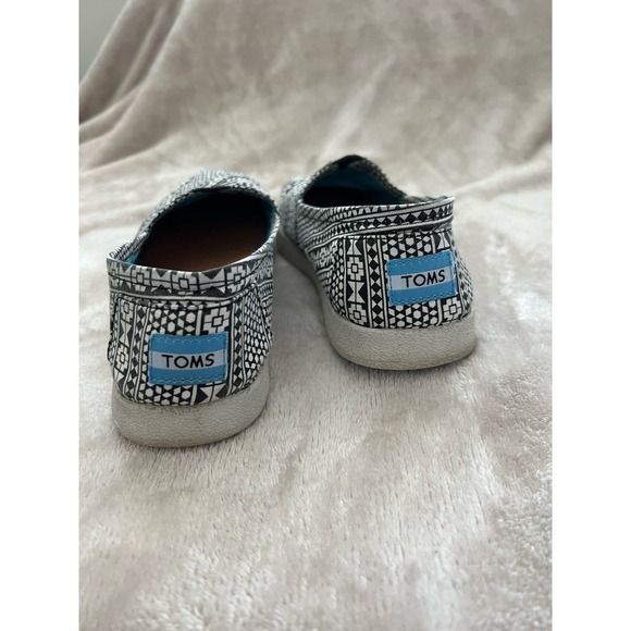 Toms Canvas Sneakers Black and White Geometric Print Size 9 Women’s - Picture 4 of 5